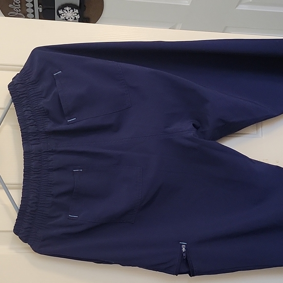 Scrub Set - Picture 6 of 7